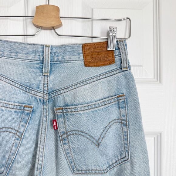 LEVI’S Premium Ribcage Straight Ankle Jeans in Middle Road Size 26 - Picture 12 of 16